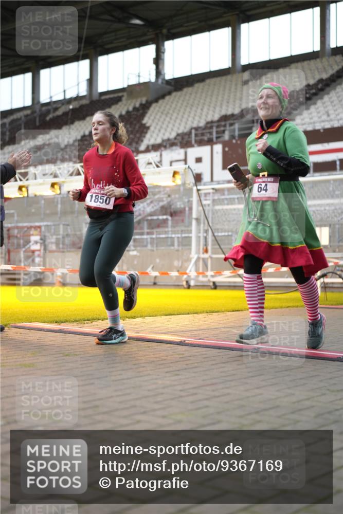 07.12.2025 - St. Pauli X-Mass-Run No. 15 Patografie http://msf.ph/oto/9367169 07.12.2025 11:03:14 Ziel 61, 64, 186, 748, 853, 1139, 1199, 1385, 1850 meine-sportfotos.de