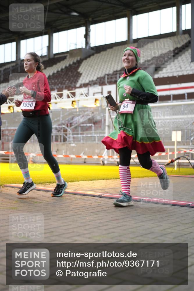 07.12.2025 - St. Pauli X-Mass-Run No. 15 Patografie http://msf.ph/oto/9367171 07.12.2025 11:03:14 Ziel 61, 64, 186, 748, 853, 1139, 1199, 1385, 1850 meine-sportfotos.de