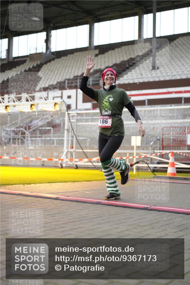 07.12.2025 - St. Pauli X-Mass-Run No. 15 Patografie http://msf.ph/oto/9367173 07.12.2025 11:03:16 Ziel 61, 64, 186, 748, 853, 1139, 1199, 1385, 1850 meine-sportfotos.de