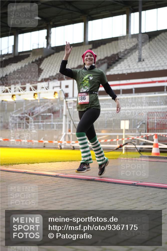 07.12.2025 - St. Pauli X-Mass-Run No. 15 Patografie http://msf.ph/oto/9367175 07.12.2025 11:03:16 Ziel 61, 64, 186, 748, 853, 1139, 1199, 1385, 1850 meine-sportfotos.de