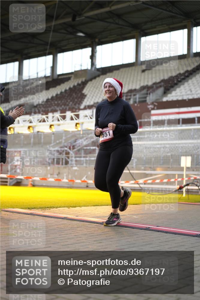07.12.2025 - St. Pauli X-Mass-Run No. 15 Patografie http://msf.ph/oto/9367197 07.12.2025 11:03:33 Ziel 102, 109, 297, 505, 514, 1551 meine-sportfotos.de