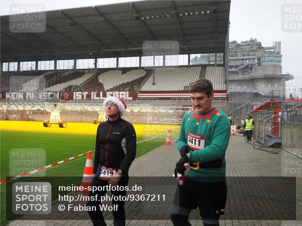 07.12.2025 - St. Pauli X-Mass-Run No. 15 Fabian Wolf http://msf.ph/oto/9367211 07.12.2025 10:22:50 Ziel 794, 3780, 4287, 4407, 4411, 4419, 4509, 4539 meine-sportfotos.de