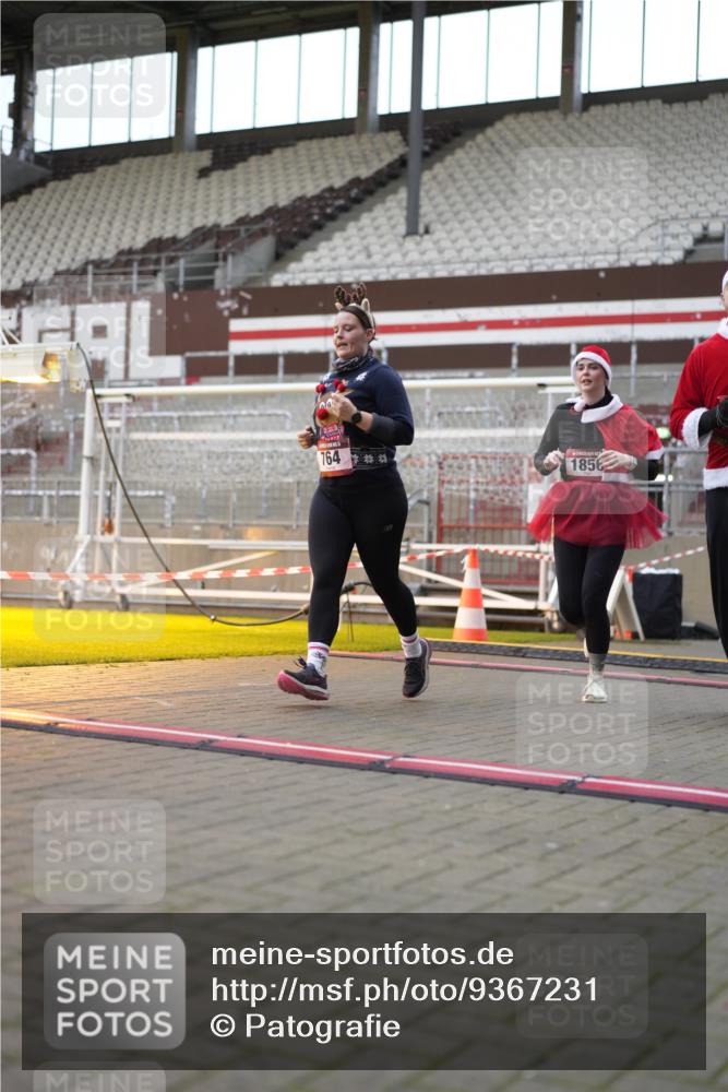 07.12.2025 - St. Pauli X-Mass-Run No. 15 Patografie http://msf.ph/oto/9367231 07.12.2025 11:04:03 Ziel 215, 216, 222, 432, 734, 764, 1200, 1252, 1254, 1401, 1695, 1854, 1856 meine-sportfotos.de