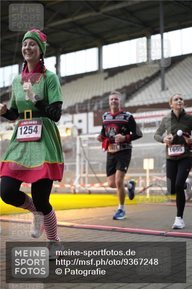 07.12.2025 - St. Pauli X-Mass-Run No. 15 Patografie http://msf.ph/oto/9367248 07.12.2025 11:04:08 Ziel 126, 215, 216, 222, 285, 305, 432, 734, 764, 1200, 1252, 1254, 1401, 1695, 1854, 1856 meine-sportfotos.de