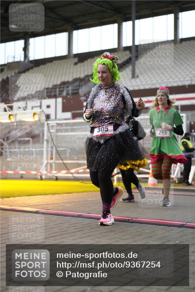 07.12.2025 - St. Pauli X-Mass-Run No. 15 Patografie http://msf.ph/oto/9367254 07.12.2025 11:04:12 Ziel 126, 215, 216, 285, 305, 432, 734, 740, 764, 1200, 1252, 1254, 1401, 1695, 1766, 1769, 1852, 1854, 1856 meine-sportfotos.de