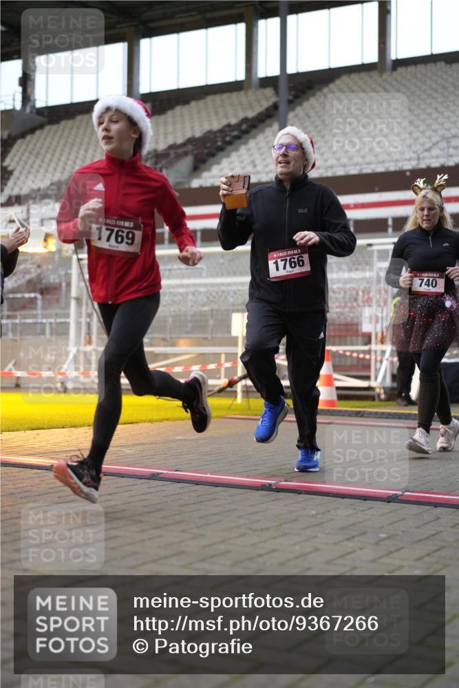 07.12.2025 - St. Pauli X-Mass-Run No. 15 Patografie http://msf.ph/oto/9367266 07.12.2025 11:04:15 Ziel 126, 215, 216, 285, 305, 700, 702, 734, 740, 764, 1200, 1252, 1254, 1401, 1695, 1766, 1769, 1852, 1854, 1856 meine-sportfotos.de