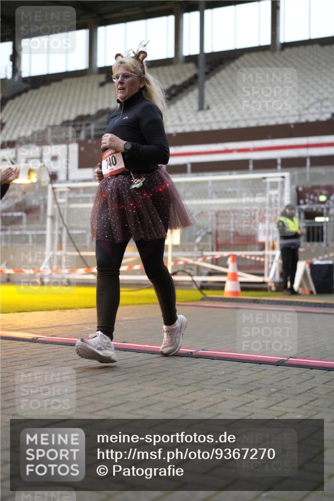 07.12.2025 - St. Pauli X-Mass-Run No. 15 Patografie http://msf.ph/oto/9367270 07.12.2025 11:04:16 Ziel 126, 285, 305, 700, 702, 734, 740, 764, 1200, 1252, 1254, 1401, 1695, 1766, 1769, 1852, 1854, 1856 meine-sportfotos.de
