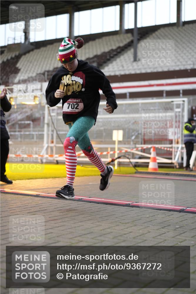 07.12.2025 - St. Pauli X-Mass-Run No. 15 Patografie http://msf.ph/oto/9367272 07.12.2025 11:04:18 Ziel 126, 285, 305, 700, 702, 734, 740, 764, 1200, 1252, 1254, 1401, 1695, 1766, 1769, 1852, 1854, 1856 meine-sportfotos.de