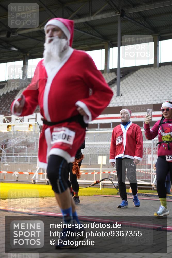 07.12.2025 - St. Pauli X-Mass-Run No. 15 Patografie http://msf.ph/oto/9367355 07.12.2025 10:50:25 Ziel 2250, 2460, 2582, 2583, 2584, 3287, 3291, 3368, 4075, 4110, 4111, 4756, 4757, 4759 meine-sportfotos.de