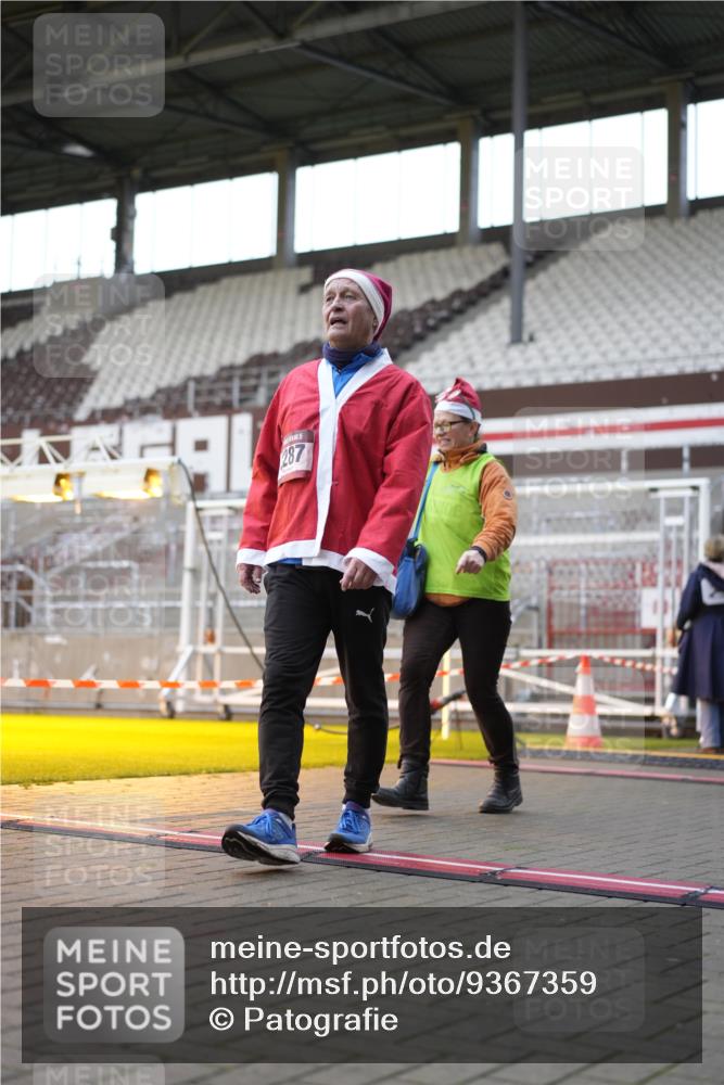07.12.2025 - St. Pauli X-Mass-Run No. 15 Patografie http://msf.ph/oto/9367359 07.12.2025 10:50:27 Ziel 2250, 2460, 2582, 2583, 2584, 3287, 3291, 3368, 4075, 4110, 4111, 4756, 4757, 4759 meine-sportfotos.de