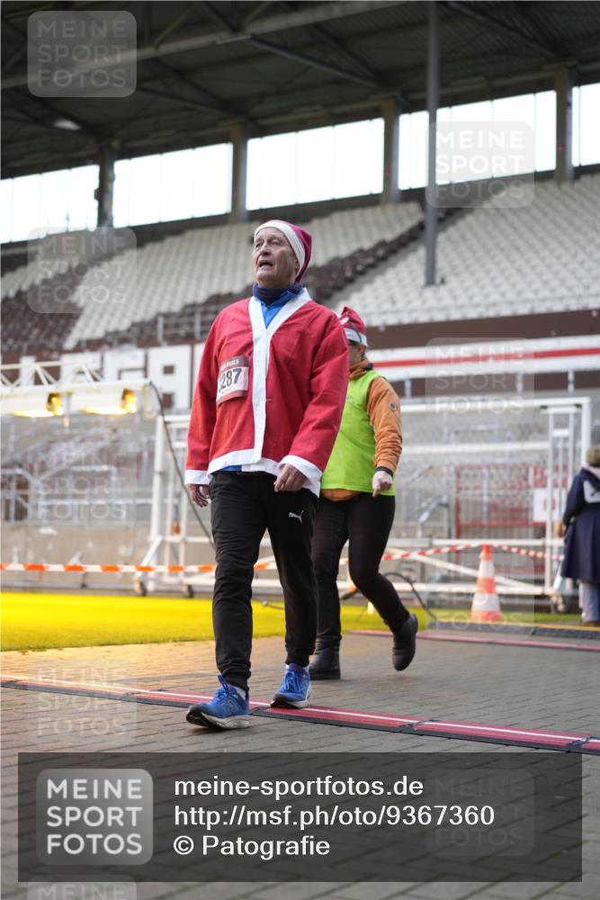 07.12.2025 - St. Pauli X-Mass-Run No. 15 Patografie http://msf.ph/oto/9367360 07.12.2025 10:50:28 Ziel 1726, 1729, 2250, 2460, 2582, 2583, 2584, 3287, 3291, 3368, 4075, 4110, 4111, 4756, 4757, 4759 meine-sportfotos.de