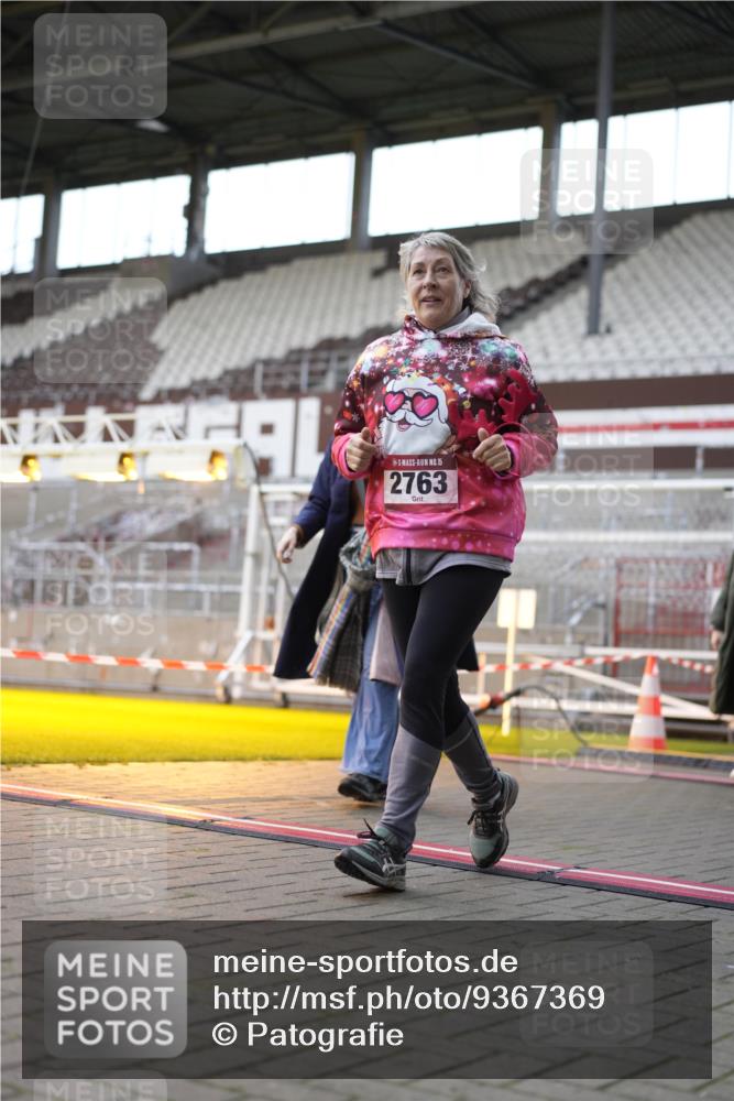07.12.2025 - St. Pauli X-Mass-Run No. 15 Patografie http://msf.ph/oto/9367369 07.12.2025 10:50:40 Ziel 381, 564, 1726, 1729, 1730, 2250, 2460, 2763, 3368, 4535, 4537, 4760, 4881 meine-sportfotos.de