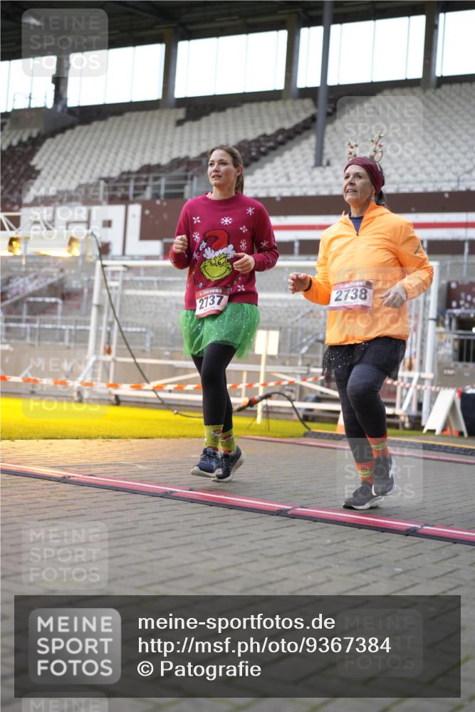 07.12.2025 - St. Pauli X-Mass-Run No. 15 Patografie http://msf.ph/oto/9367384 07.12.2025 10:50:48 Ziel 249, 381, 564, 769, 1726, 1729, 1730, 2737, 2738, 2763, 4535, 4537, 4760, 4881 meine-sportfotos.de