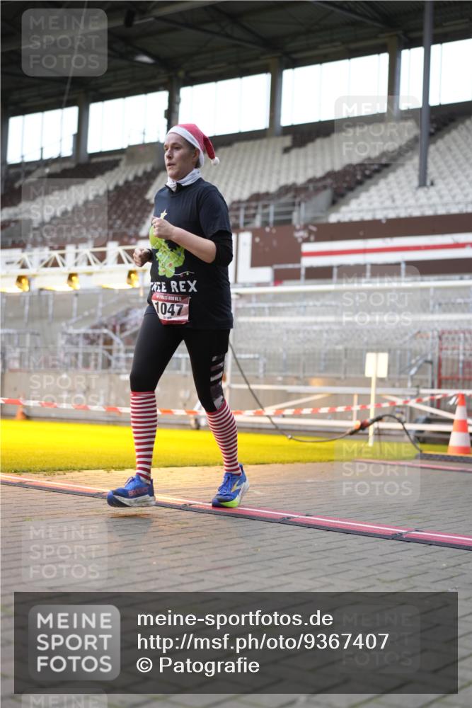 07.12.2025 - St. Pauli X-Mass-Run No. 15 Patografie http://msf.ph/oto/9367407 07.12.2025 10:51:30 Ziel 275, 1047, 2103, 2105, 2327, 2332, 2642, 2643, 2674, 2959, 4862 meine-sportfotos.de