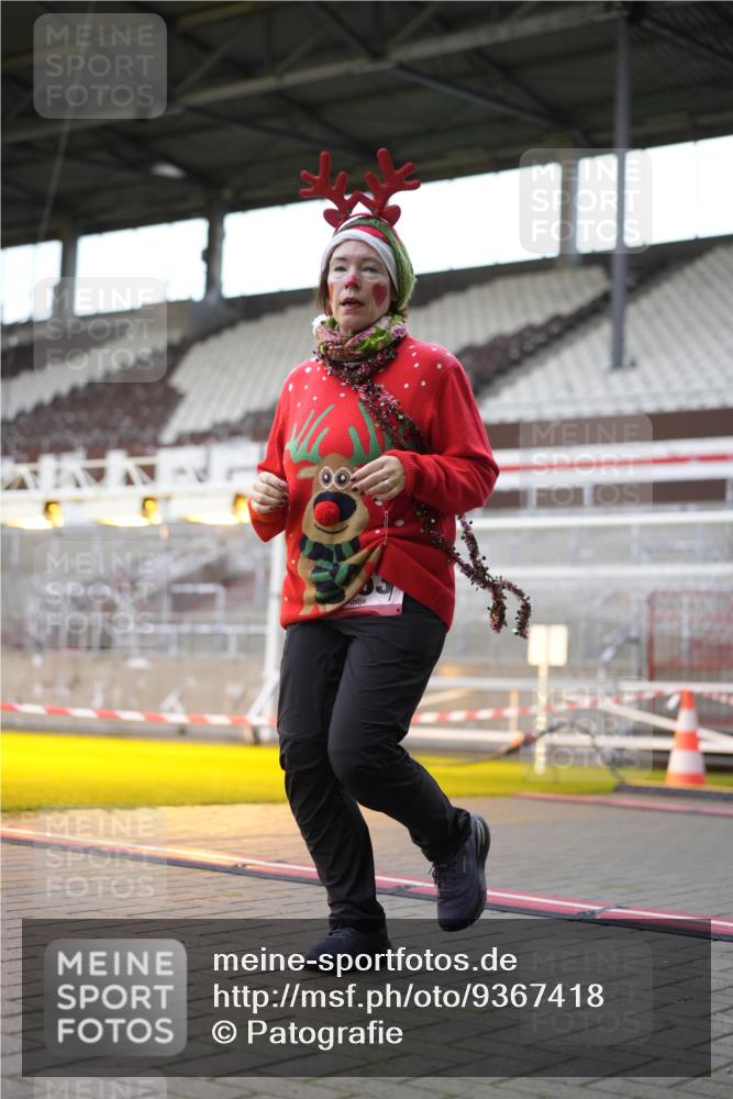 07.12.2025 - St. Pauli X-Mass-Run No. 15 Patografie http://msf.ph/oto/9367418 07.12.2025 10:51:37 Ziel 275, 328, 1047, 2103, 2105, 2327, 2332, 2553, 2642, 2643, 2674, 2959, 3223, 4862 meine-sportfotos.de
