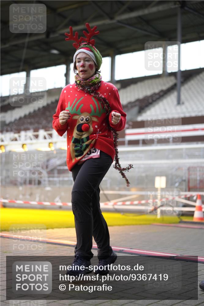 07.12.2025 - St. Pauli X-Mass-Run No. 15 Patografie http://msf.ph/oto/9367419 07.12.2025 10:51:37 Ziel 275, 328, 1047, 2103, 2105, 2327, 2332, 2553, 2642, 2643, 2674, 2959, 3223, 4862 meine-sportfotos.de