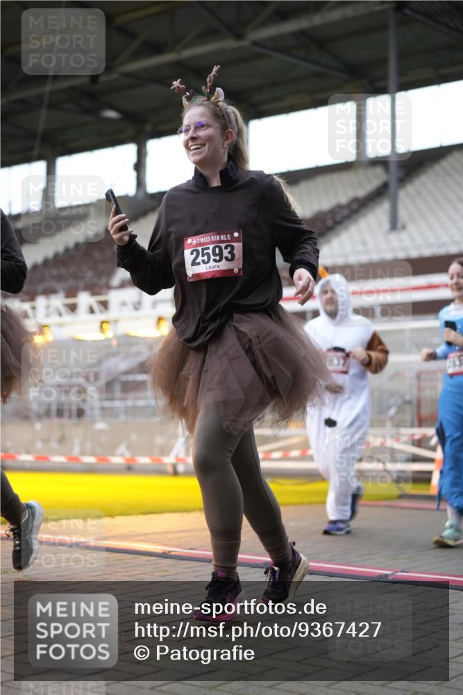 07.12.2025 - St. Pauli X-Mass-Run No. 15 Patografie http://msf.ph/oto/9367427 07.12.2025 10:51:46 Ziel 275, 328, 1964, 1982, 1984, 2103, 2105, 2165, 2327, 2332, 2553, 2593, 2607, 2836, 2837, 3223, 3228, 4862 meine-sportfotos.de