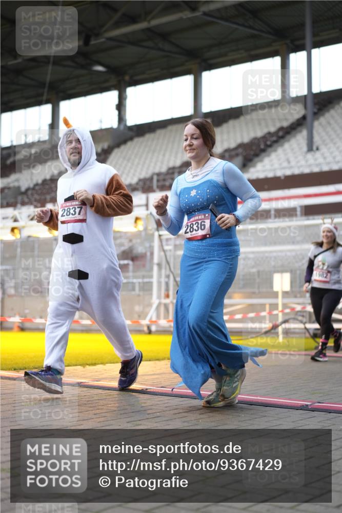07.12.2025 - St. Pauli X-Mass-Run No. 15 Patografie http://msf.ph/oto/9367429 07.12.2025 10:51:47 Ziel 275, 328, 1964, 1982, 1984, 2165, 2553, 2593, 2607, 2836, 2837, 3223, 3228, 4550, 4862 meine-sportfotos.de