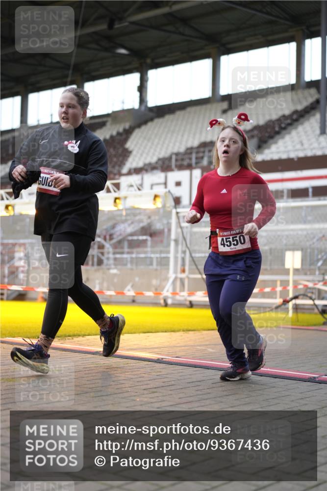 07.12.2025 - St. Pauli X-Mass-Run No. 15 Patografie http://msf.ph/oto/9367436 07.12.2025 10:51:52 Ziel 328, 1964, 1982, 1984, 2165, 2287, 2289, 2592, 2593, 2607, 2836, 2837, 3223, 3228, 4550 meine-sportfotos.de