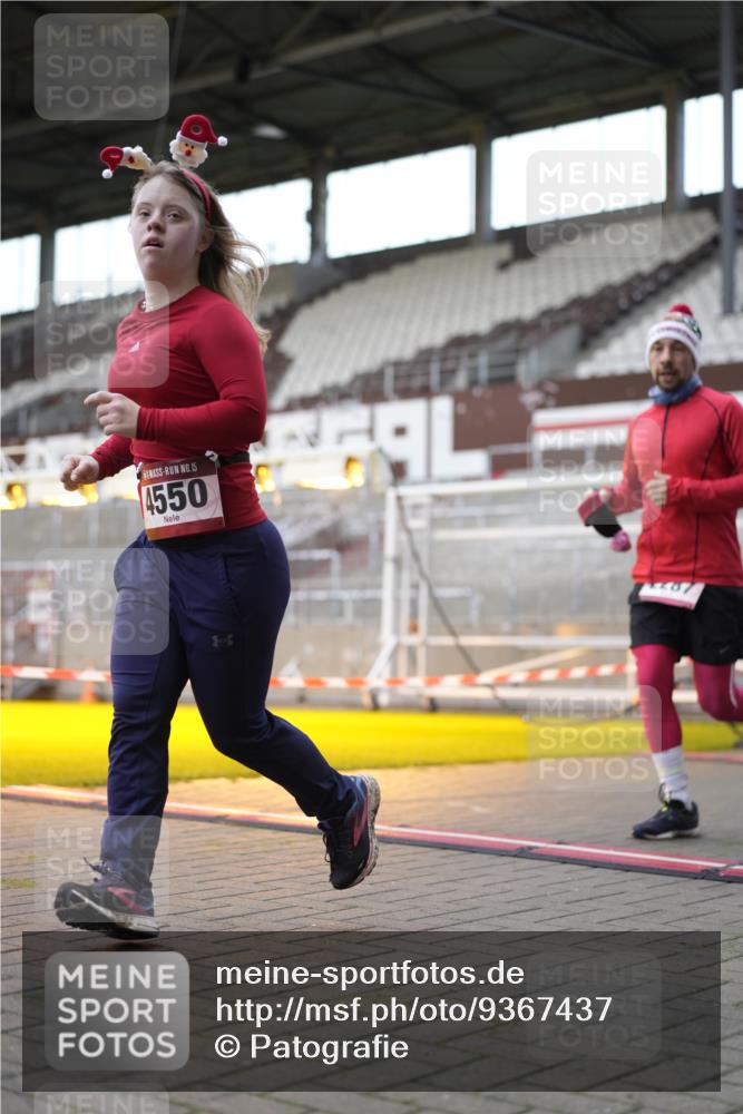 07.12.2025 - St. Pauli X-Mass-Run No. 15 Patografie http://msf.ph/oto/9367437 07.12.2025 10:51:53 Ziel 328, 1964, 1982, 1984, 2165, 2287, 2289, 2592, 2593, 2607, 2661, 2836, 2837, 3223, 3228, 4550 meine-sportfotos.de