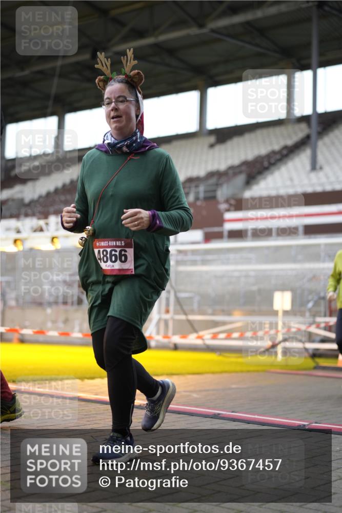 07.12.2025 - St. Pauli X-Mass-Run No. 15 Patografie http://msf.ph/oto/9367457 07.12.2025 10:52:09 Ziel 27, 499, 506, 654, 931, 1098, 2592, 2661, 4797, 4864, 4865, 4866, 4879, 4880 meine-sportfotos.de
