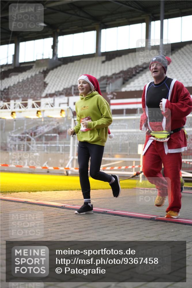 07.12.2025 - St. Pauli X-Mass-Run No. 15 Patografie http://msf.ph/oto/9367458 07.12.2025 10:52:10 Ziel 27, 499, 506, 654, 931, 1098, 2592, 2661, 4797, 4864, 4865, 4866, 4879, 4880 meine-sportfotos.de