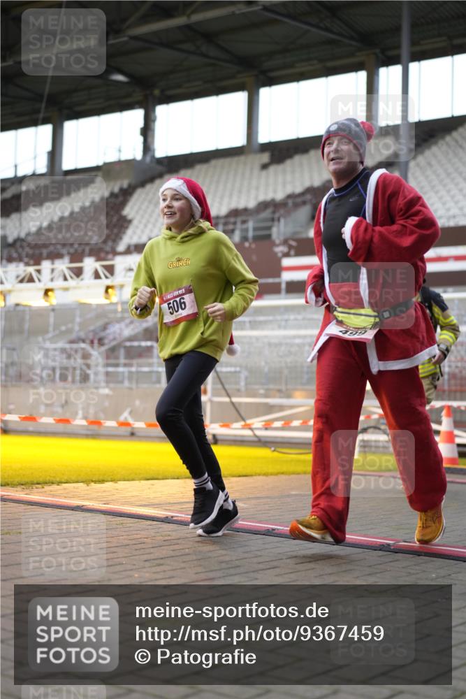 07.12.2025 - St. Pauli X-Mass-Run No. 15 Patografie http://msf.ph/oto/9367459 07.12.2025 10:52:11 Ziel 27, 499, 506, 654, 931, 1098, 2592, 2661, 4797, 4864, 4865, 4866, 4879, 4880 meine-sportfotos.de