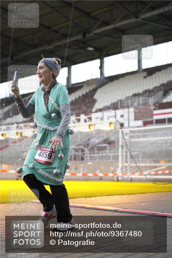 07.12.2025 - St. Pauli X-Mass-Run No. 15 Patografie http://msf.ph/oto/9367480 07.12.2025 10:52:44 Ziel 176, 262, 1305, 4859 meine-sportfotos.de
