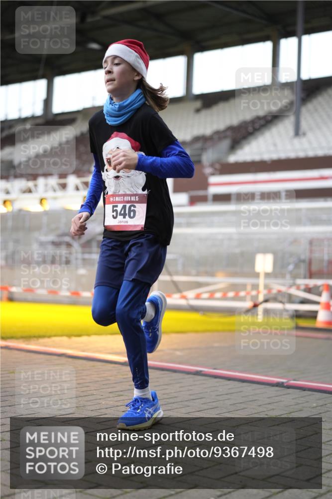 07.12.2025 - St. Pauli X-Mass-Run No. 15 Patografie http://msf.ph/oto/9367498 07.12.2025 10:53:18 Ziel 546, 1684, 3128 meine-sportfotos.de