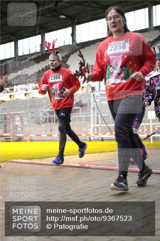 07.12.2025 - St. Pauli X-Mass-Run No. 15 Patografie http://msf.ph/oto/9367523 07.12.2025 10:54:28 Ziel 656, 1177, 1489, 2286, 2328, 2358, 2360, 2832, 3391, 3437 meine-sportfotos.de
