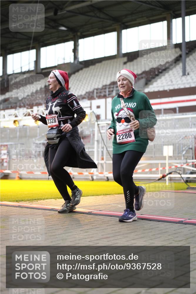 07.12.2025 - St. Pauli X-Mass-Run No. 15 Patografie http://msf.ph/oto/9367528 07.12.2025 10:54:30 Ziel 656, 1177, 1489, 2286, 2328, 2358, 2360, 2832, 3391, 3437 meine-sportfotos.de