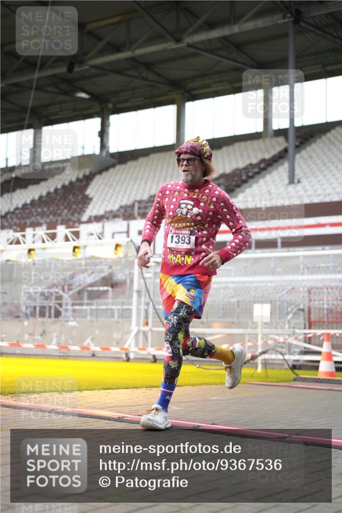 07.12.2025 - St. Pauli X-Mass-Run No. 15 Patografie http://msf.ph/oto/9367536 07.12.2025 10:54:50 Ziel 692, 1393 meine-sportfotos.de