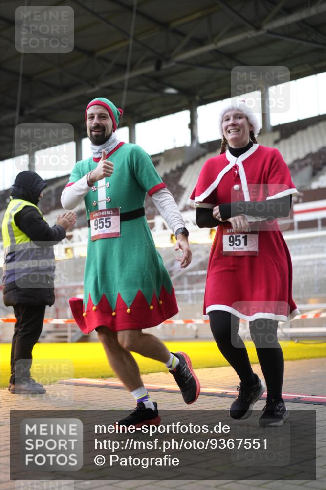 07.12.2025 - St. Pauli X-Mass-Run No. 15 Patografie http://msf.ph/oto/9367551 07.12.2025 10:56:11 Ziel 951, 955, 1790, 1793 meine-sportfotos.de