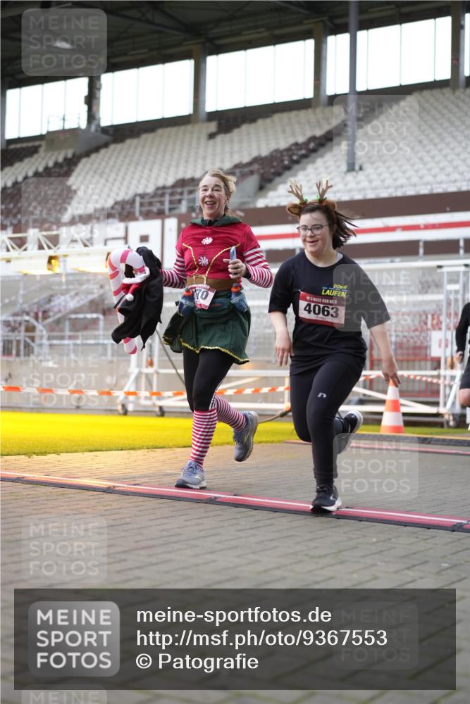 07.12.2025 - St. Pauli X-Mass-Run No. 15 Patografie http://msf.ph/oto/9367553 07.12.2025 10:56:19 Ziel 951, 955, 1790, 1793, 2170, 4063, 4146 meine-sportfotos.de