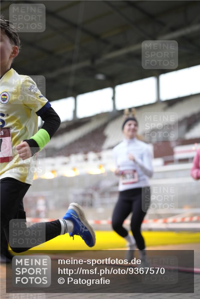 07.12.2025 - St. Pauli X-Mass-Run No. 15 Patografie http://msf.ph/oto/9367570 07.12.2025 10:56:41 Ziel 55, 236, 248, 417, 555, 568, 759, 2538, 2542 meine-sportfotos.de