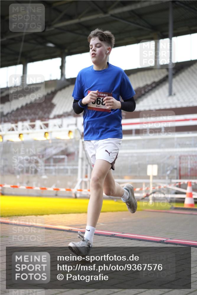 07.12.2025 - St. Pauli X-Mass-Run No. 15 Patografie http://msf.ph/oto/9367576 07.12.2025 10:56:46 Ziel 55, 417, 555, 566, 568, 1203, 2538, 2542, 2664, 3275 meine-sportfotos.de