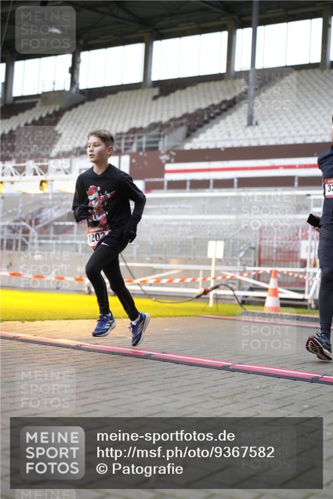 07.12.2025 - St. Pauli X-Mass-Run No. 15 Patografie http://msf.ph/oto/9367582 07.12.2025 10:56:50 Ziel 55, 417, 555, 566, 568, 763, 1203, 2538, 2542, 2664, 3275, 4799 meine-sportfotos.de