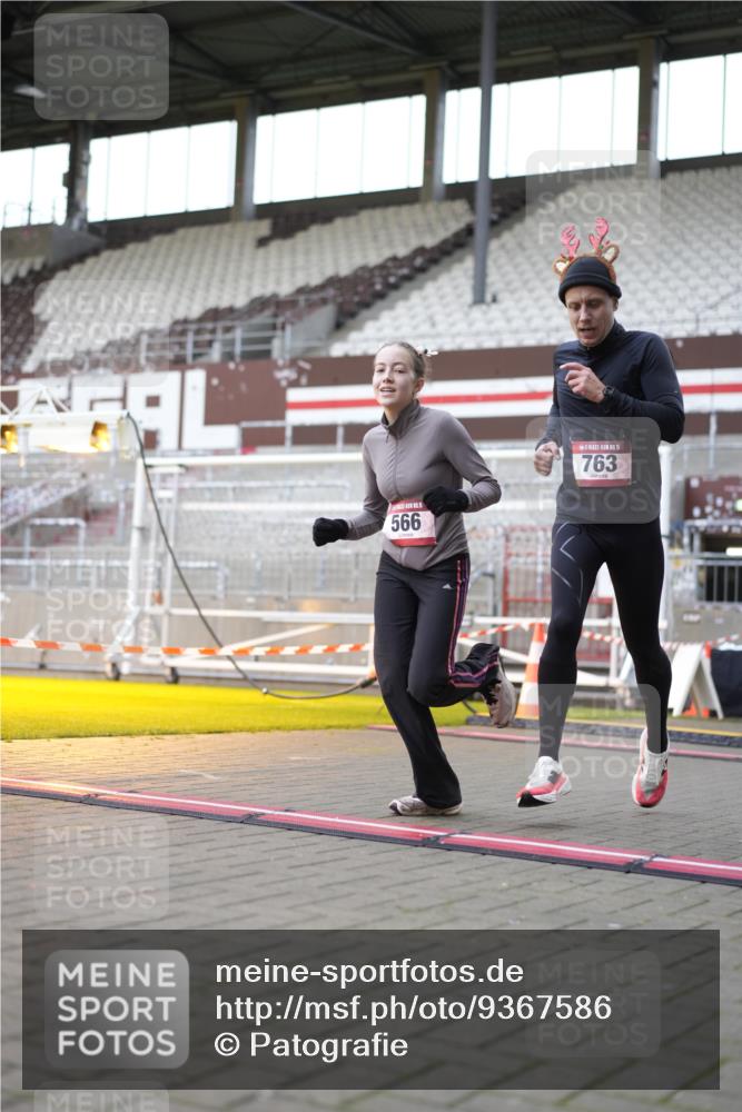 07.12.2025 - St. Pauli X-Mass-Run No. 15 Patografie http://msf.ph/oto/9367586 07.12.2025 10:56:51 Ziel 55, 417, 555, 566, 568, 763, 1203, 2538, 2542, 2664, 3275, 4799 meine-sportfotos.de