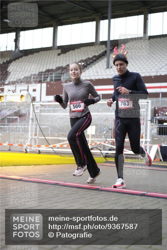 07.12.2025 - St. Pauli X-Mass-Run No. 15 Patografie http://msf.ph/oto/9367587 07.12.2025 10:56:51 Ziel 55, 417, 555, 566, 568, 763, 1203, 2538, 2542, 2664, 3275, 4799 meine-sportfotos.de