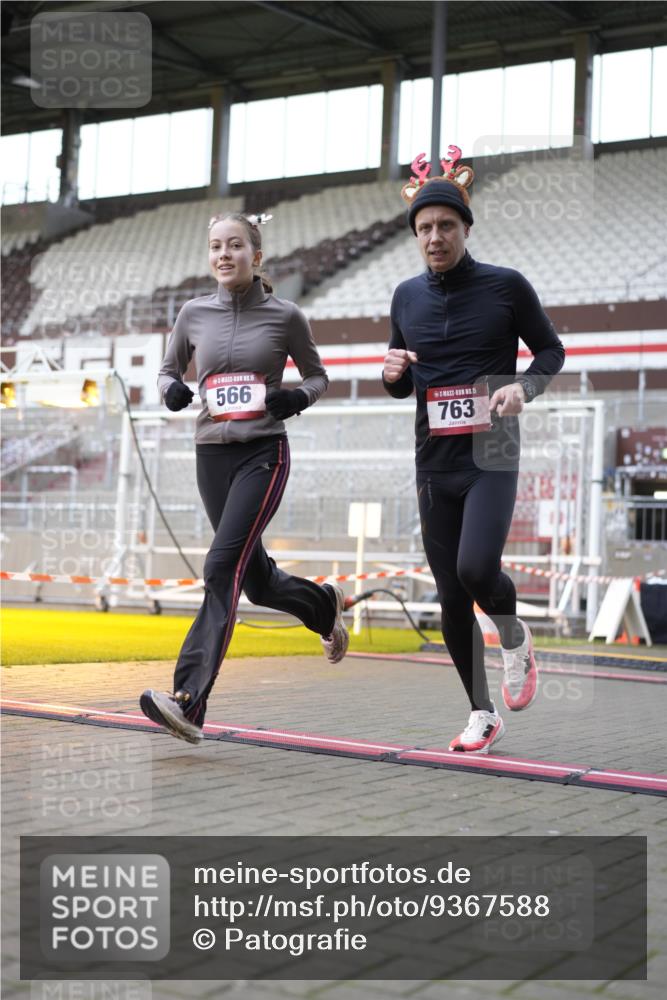 07.12.2025 - St. Pauli X-Mass-Run No. 15 Patografie http://msf.ph/oto/9367588 07.12.2025 10:56:51 Ziel 55, 417, 555, 566, 568, 763, 1203, 2538, 2542, 2664, 3275, 4799 meine-sportfotos.de