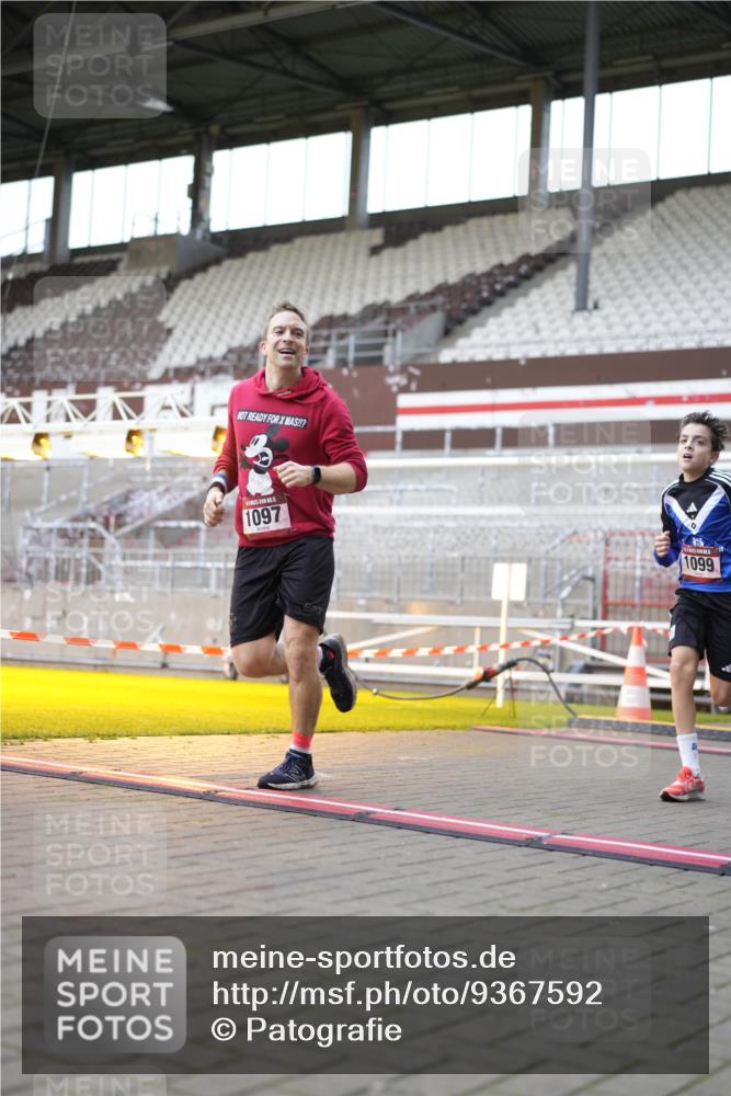 07.12.2025 - St. Pauli X-Mass-Run No. 15 Patografie http://msf.ph/oto/9367592 07.12.2025 10:57:04 Ziel 280, 566, 763, 1097, 1099, 1203, 3275, 4799 meine-sportfotos.de