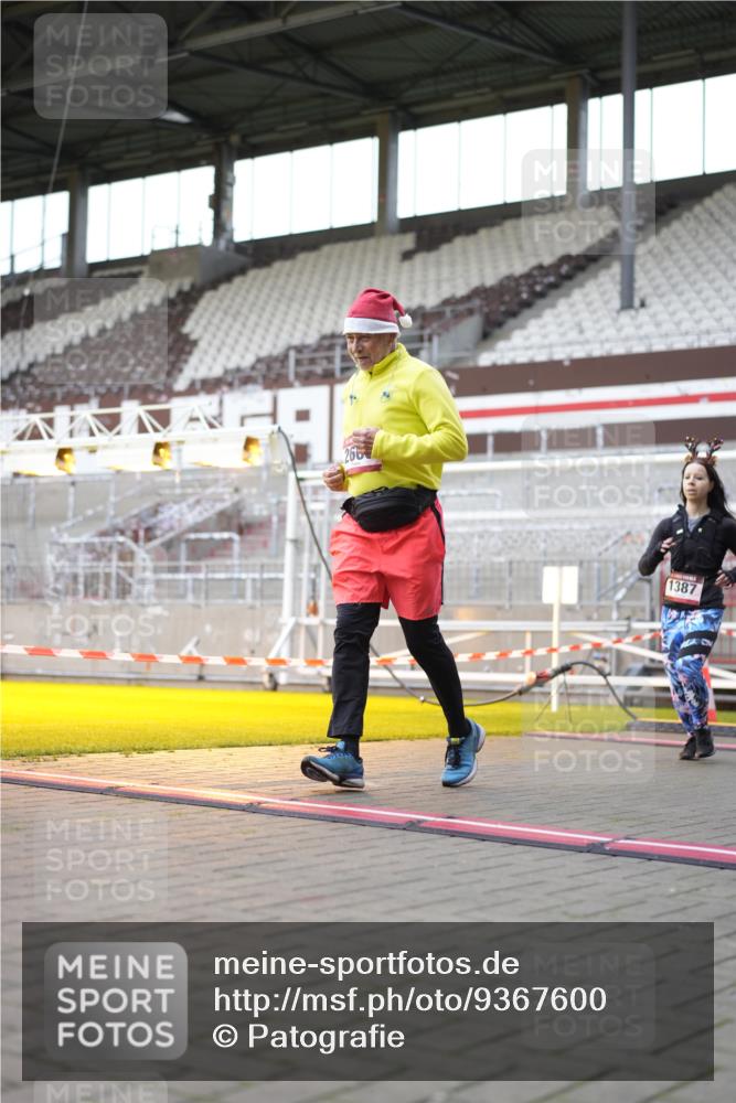 07.12.2025 - St. Pauli X-Mass-Run No. 15 Patografie http://msf.ph/oto/9367600 07.12.2025 10:57:12 Ziel 130, 251, 280, 773, 1097, 1099, 1387, 2290, 2296, 2297, 2298, 2665, 3064, 3067 meine-sportfotos.de