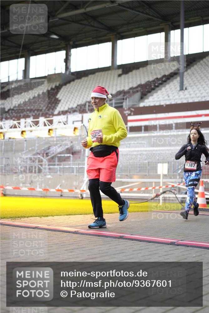 07.12.2025 - St. Pauli X-Mass-Run No. 15 Patografie http://msf.ph/oto/9367601 07.12.2025 10:57:12 Ziel 130, 251, 280, 773, 1097, 1099, 1387, 2290, 2296, 2297, 2298, 2665, 3064, 3067 meine-sportfotos.de