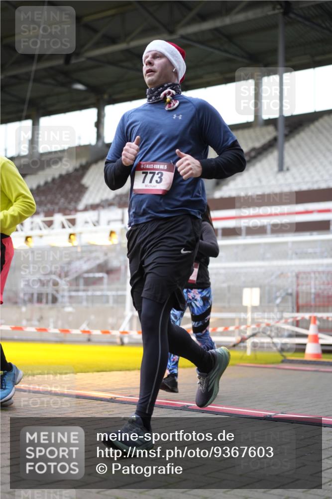 07.12.2025 - St. Pauli X-Mass-Run No. 15 Patografie http://msf.ph/oto/9367603 07.12.2025 10:57:13 Ziel 130, 251, 280, 773, 1097, 1099, 1387, 2290, 2296, 2297, 2298, 2665, 3064, 3067 meine-sportfotos.de