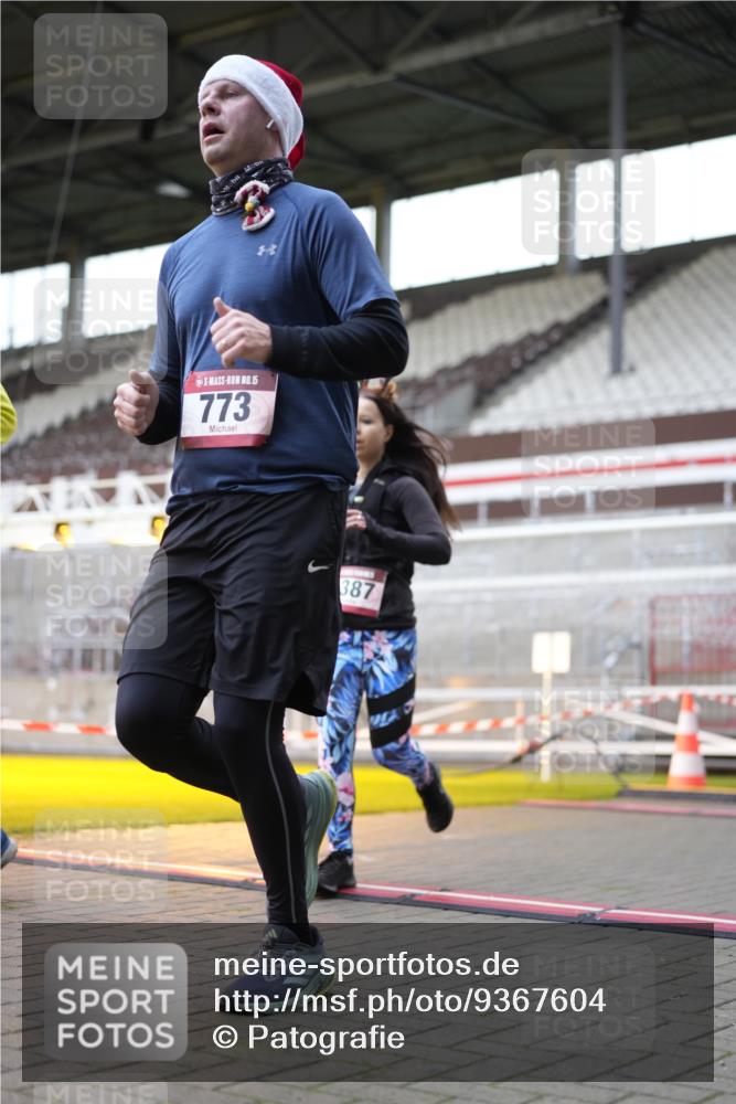 07.12.2025 - St. Pauli X-Mass-Run No. 15 Patografie http://msf.ph/oto/9367604 07.12.2025 10:57:13 Ziel 130, 251, 280, 773, 1097, 1099, 1387, 2290, 2296, 2297, 2298, 2665, 3064, 3067 meine-sportfotos.de