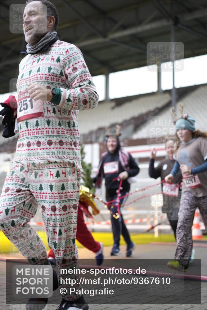 07.12.2025 - St. Pauli X-Mass-Run No. 15 Patografie http://msf.ph/oto/9367610 07.12.2025 10:57:16 Ziel 130, 251, 280, 773, 994, 1097, 1099, 1387, 2290, 2296, 2297, 2298, 2665, 3064, 3067 meine-sportfotos.de