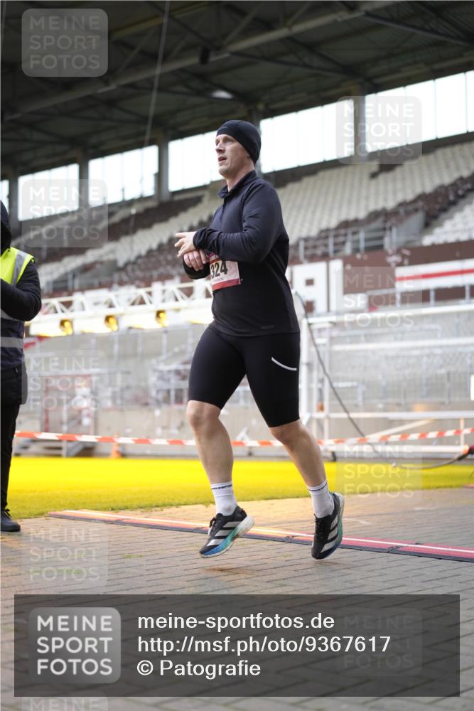 07.12.2025 - St. Pauli X-Mass-Run No. 15 Patografie http://msf.ph/oto/9367617 07.12.2025 10:57:33 Ziel 324, 994, 1213 meine-sportfotos.de