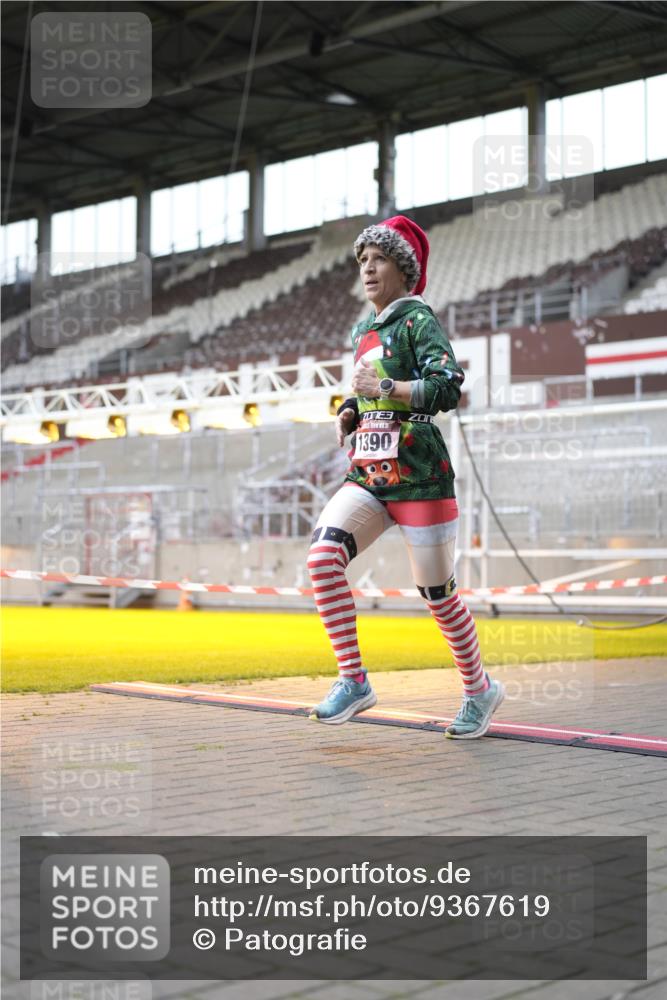 07.12.2025 - St. Pauli X-Mass-Run No. 15 Patografie http://msf.ph/oto/9367619 07.12.2025 10:57:40 Ziel 170, 324, 1213, 1390 meine-sportfotos.de