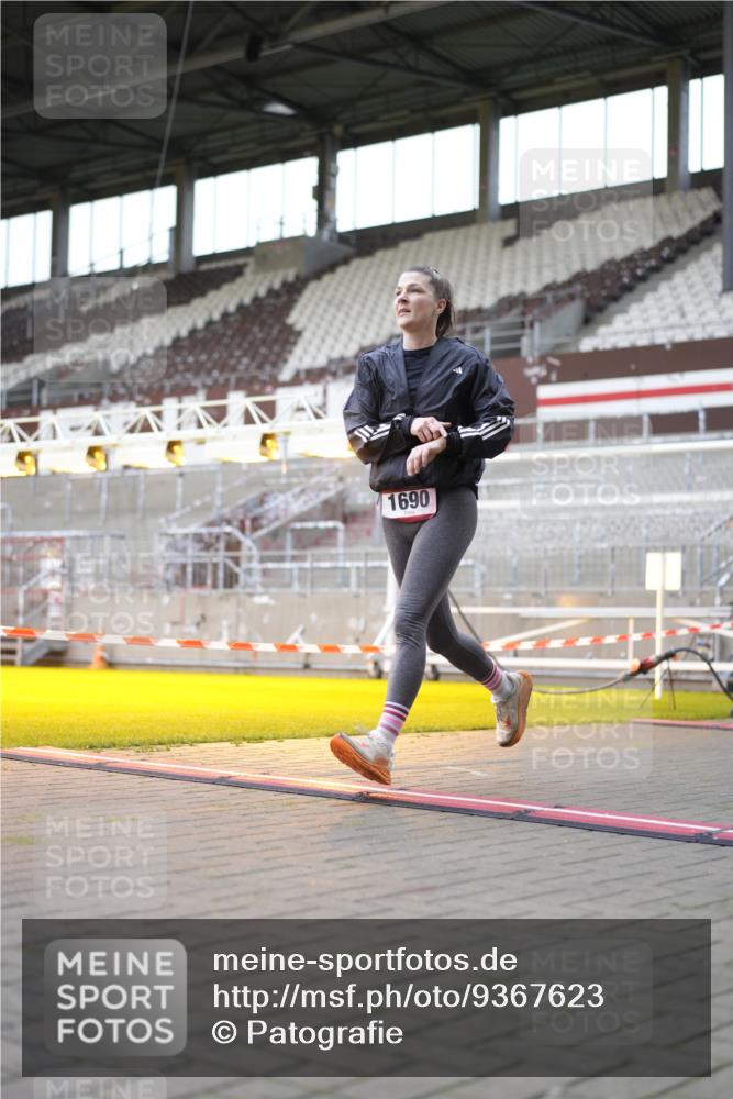 07.12.2025 - St. Pauli X-Mass-Run No. 15 Patografie http://msf.ph/oto/9367623 07.12.2025 10:57:54 Ziel 43, 75, 170, 234, 1390, 1690 meine-sportfotos.de