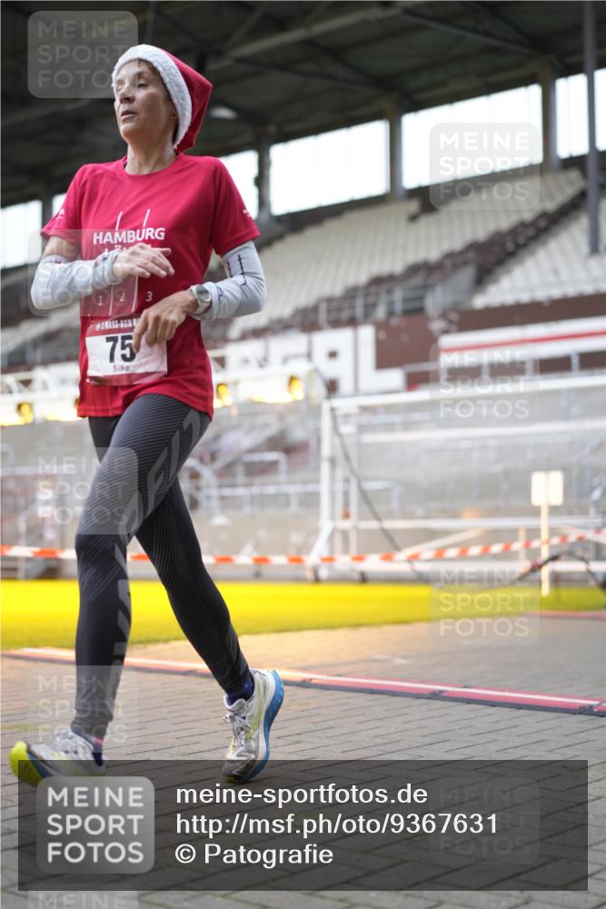 07.12.2025 - St. Pauli X-Mass-Run No. 15 Patografie http://msf.ph/oto/9367631 07.12.2025 10:57:58 Ziel 43, 75, 170, 234, 1690 meine-sportfotos.de